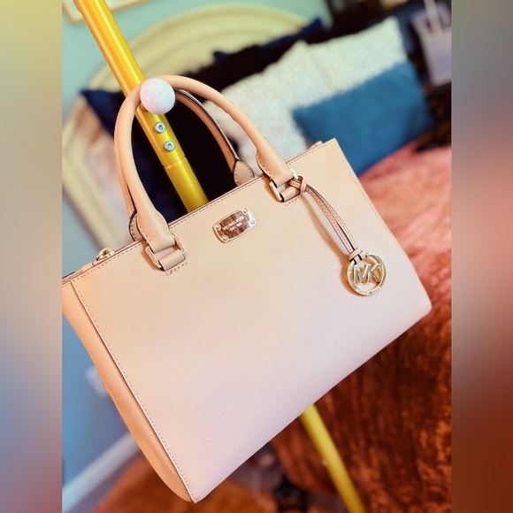 Michael Kors Kellen Medium Satchel - Picture 7 of 12